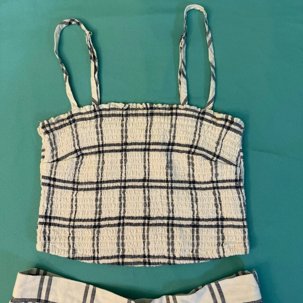 Abercrombie & Fitch chic white